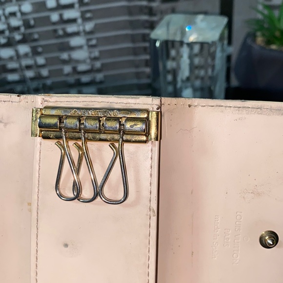 Authentic Louis Vuitton Vernis Key Case - Picture 13 of 13